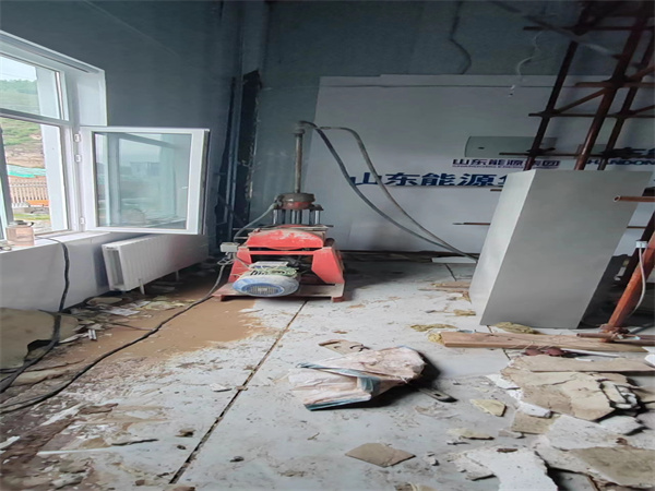 襄城地基基础下沉墙体裂缝加固注浆顶升施工