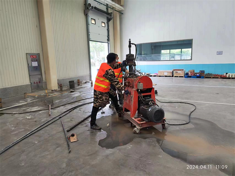 襄城厂房地面下沉塌陷注浆加固施工